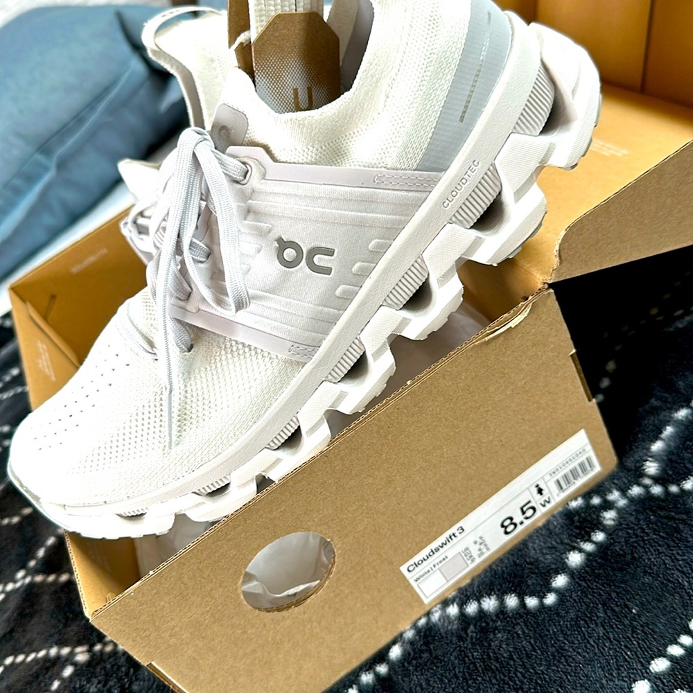On Running, Cloudswift 3 athletic shoes